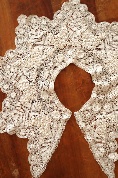 19th Century Silk Maltese Lace Collar