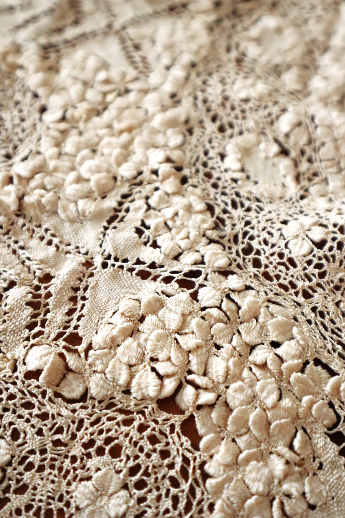 19th Century Silk Maltese Lace Collar