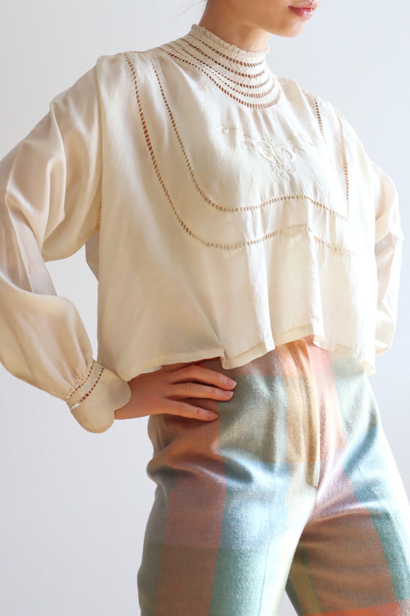 1900s Hand Embroidery Silk Blouse