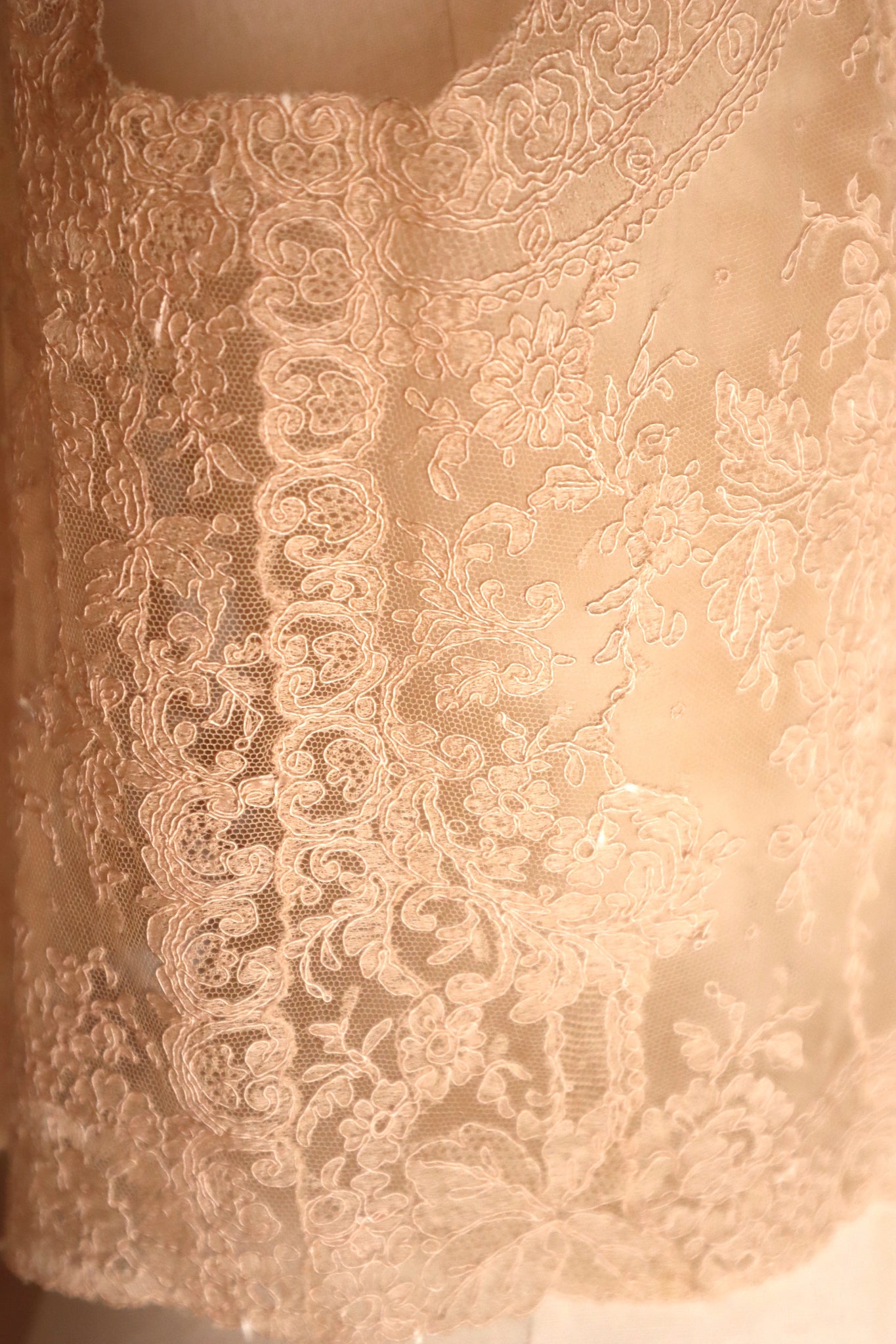 1930s Rose Spray Lace Vest