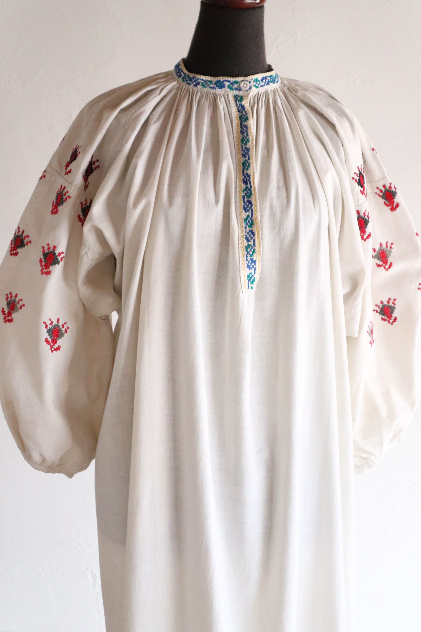 1920s Ukrainian Hand-Embroidered Cotton Sorochka Dress