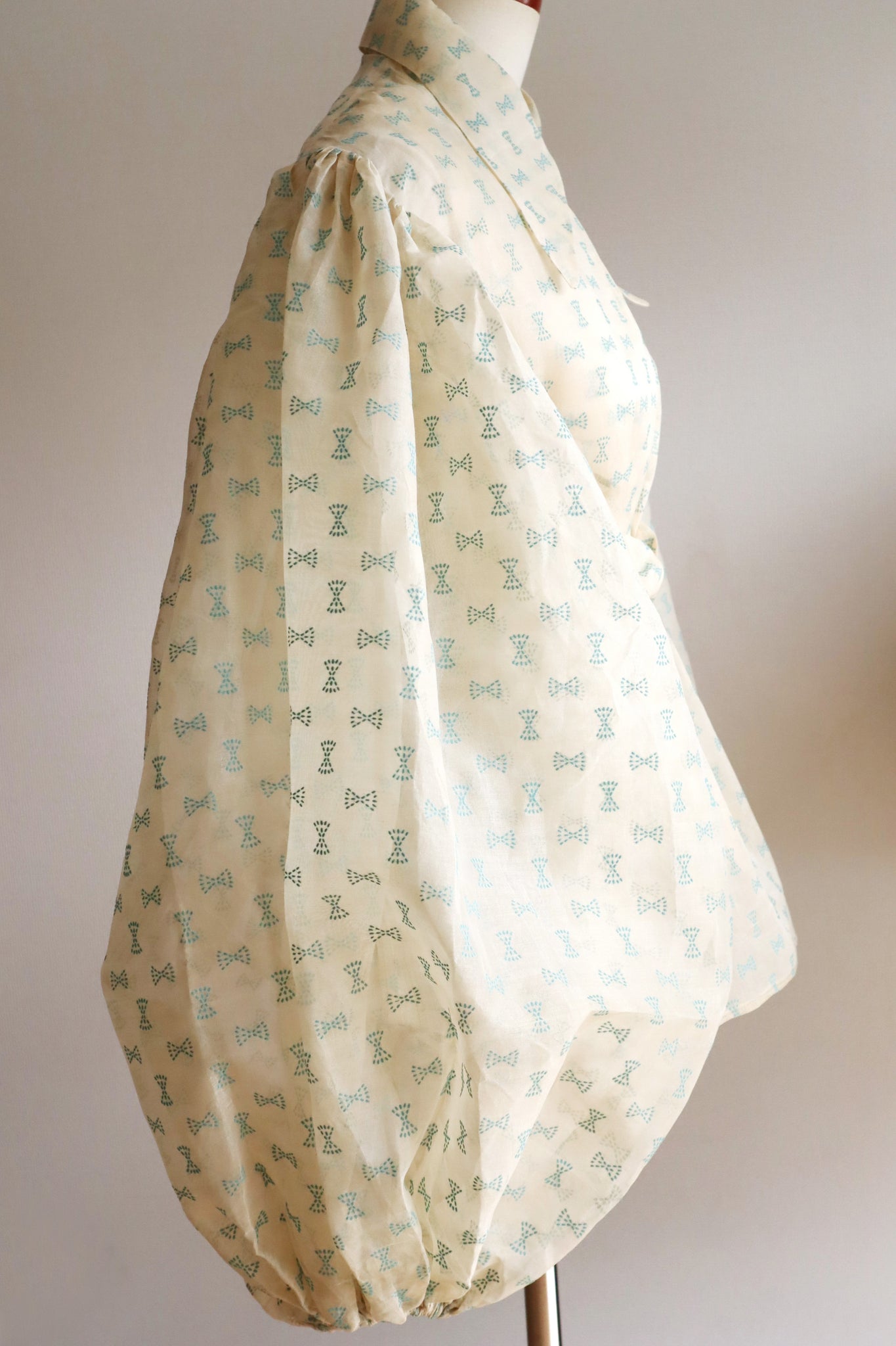 70s Balloon Sleeve Sheer Blouse