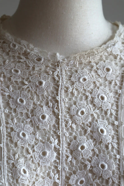 1900s Frilly Sleeve Blouse