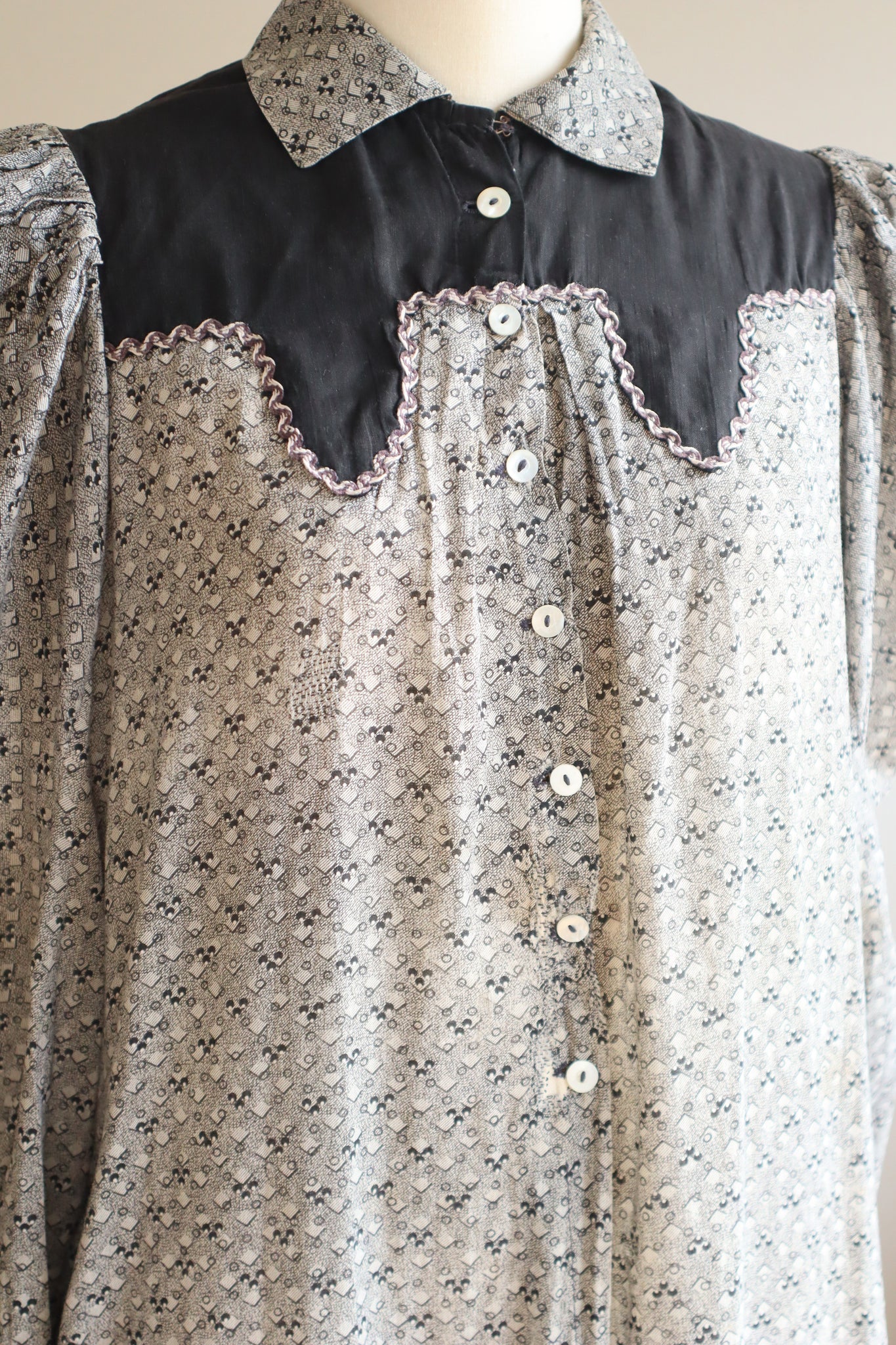 19th Calico Cotton Prairie Dress Size S~M