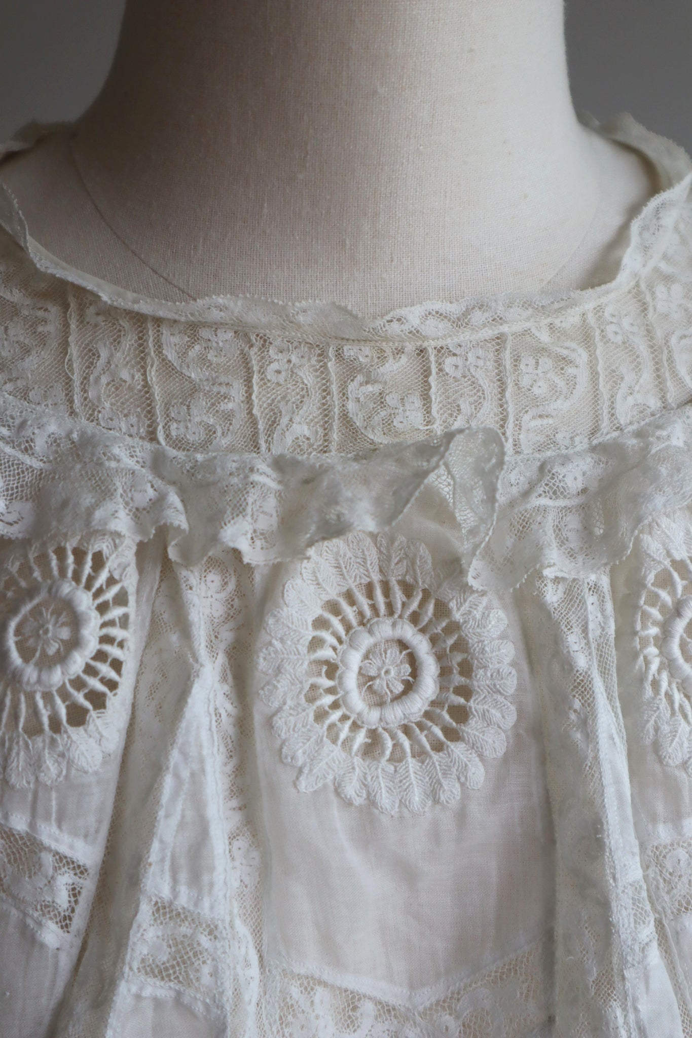 1900s Edwardian Off White Gauze Fancy Lace Dress