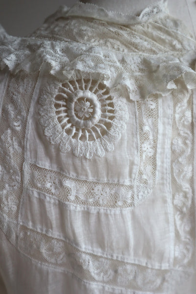 1900s Edwardian Off White Gauze Fancy Lace Dress