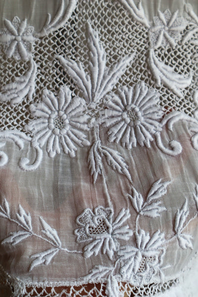 1900s Embroidered Flower Muslin Cotton Dress