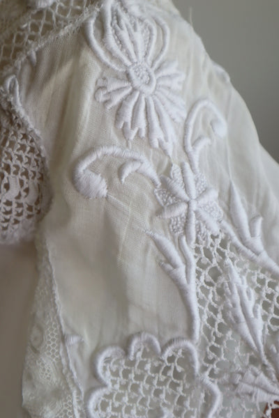 1900s Embroidered Flower Muslin Cotton Dress