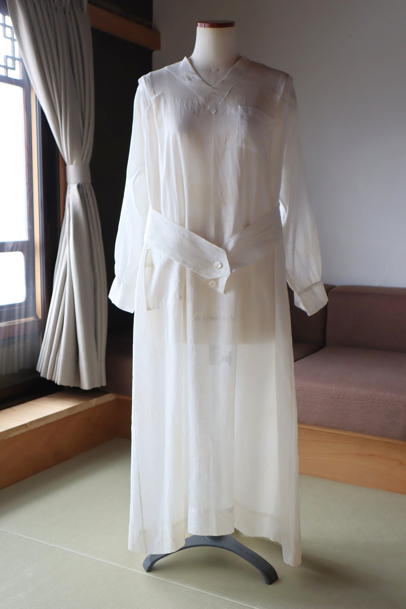 1910s–1920s American Medical Linen Work Dress