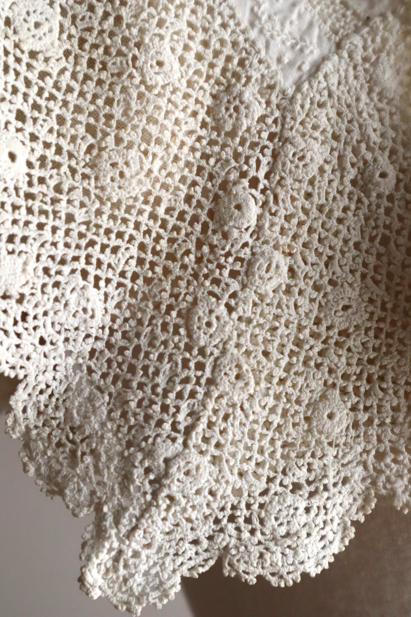 1900s French Handworked Crochet & Embroidered Lace Collar