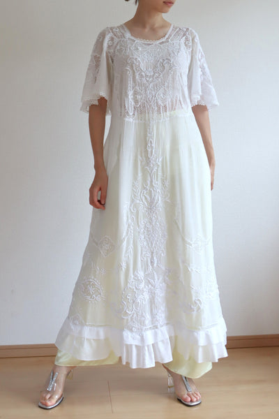 1900s Embroidered Flower Muslin Cotton Dress