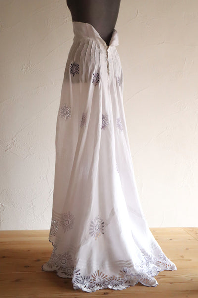 1900s–1910s French Linen Cutwork Embroidered Train Skirt