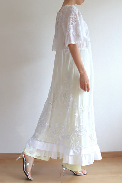 1900s Embroidered Flower Muslin Cotton Dress