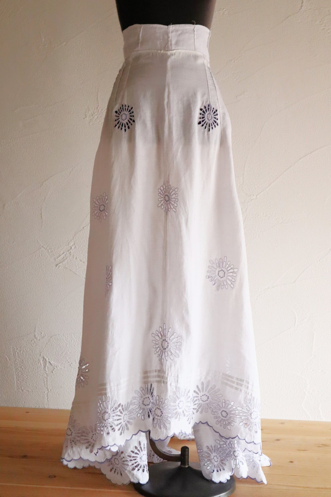 1900s–1910s French Linen Cutwork Embroidered Train Skirt
