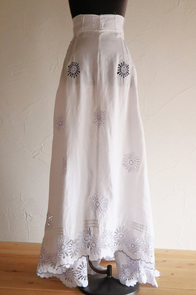 1900s–1910s French Linen Cutwork Embroidered Train Skirt