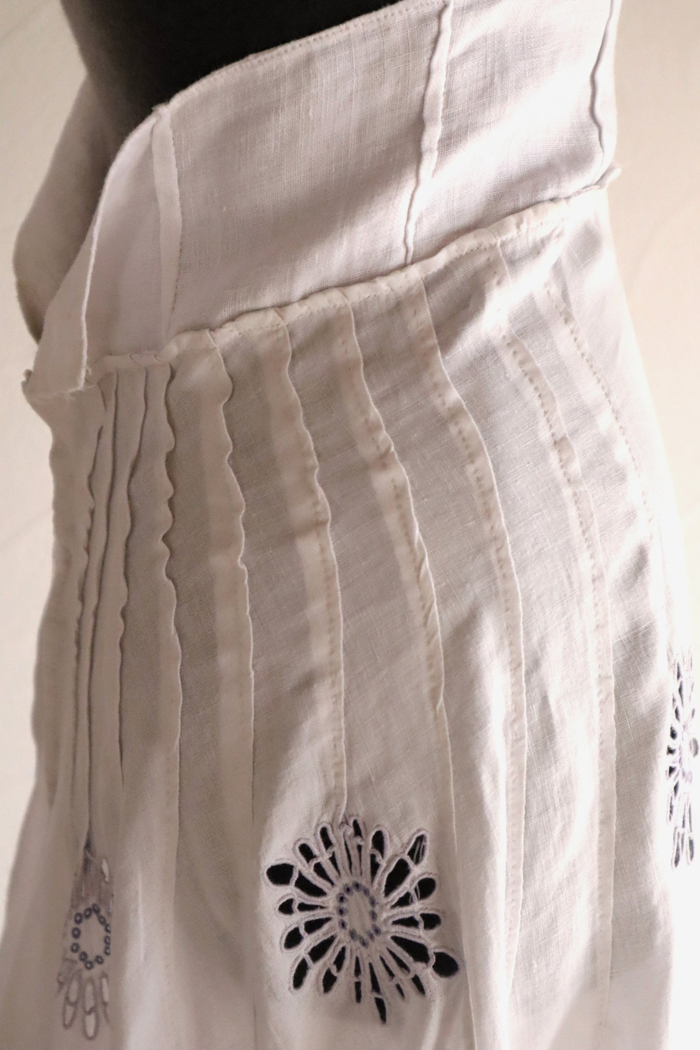 1900s–1910s French Linen Cutwork Embroidered Train Skirt