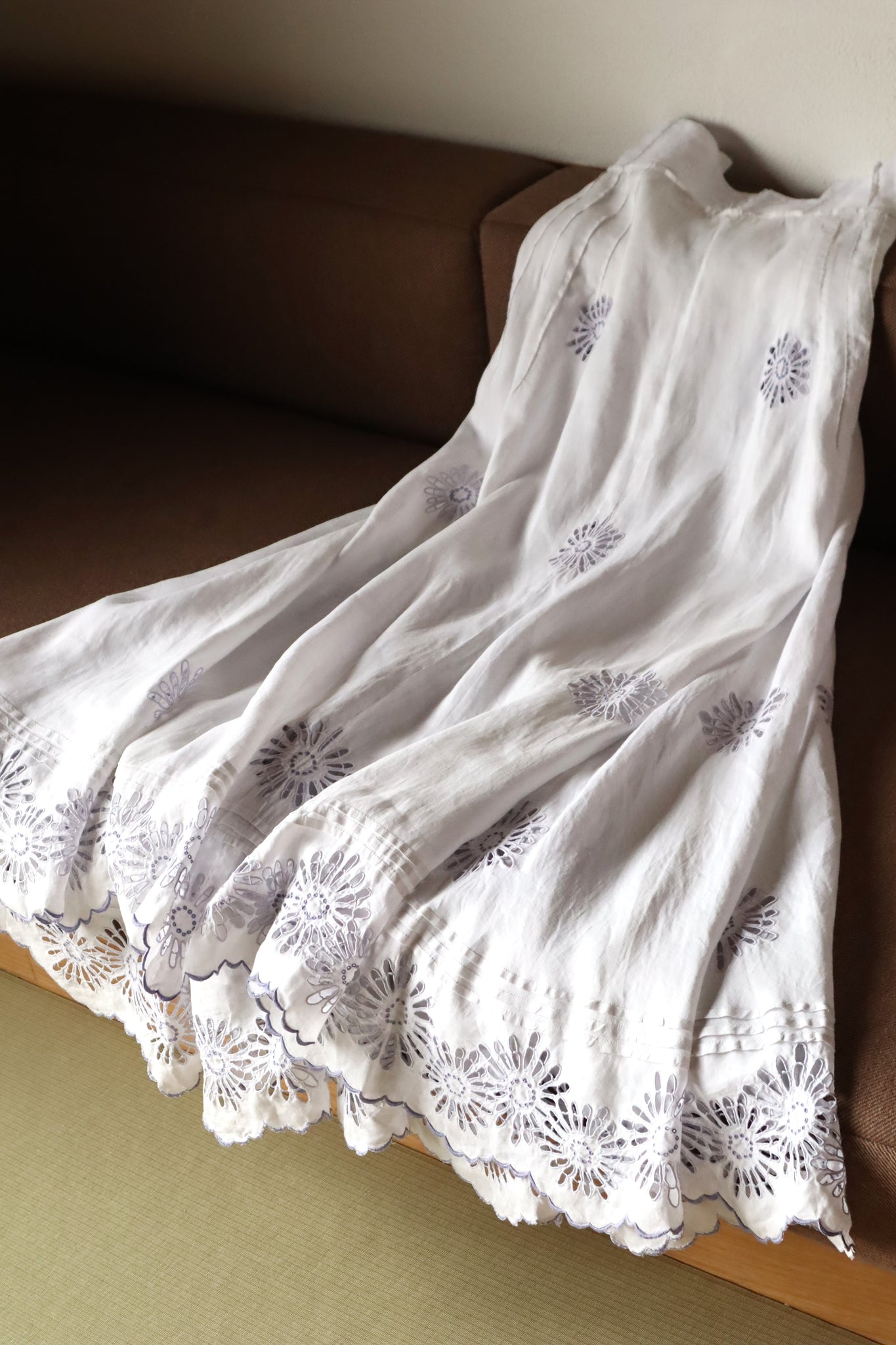 1900s–1910s French Linen Cutwork Embroidered Train Skirt