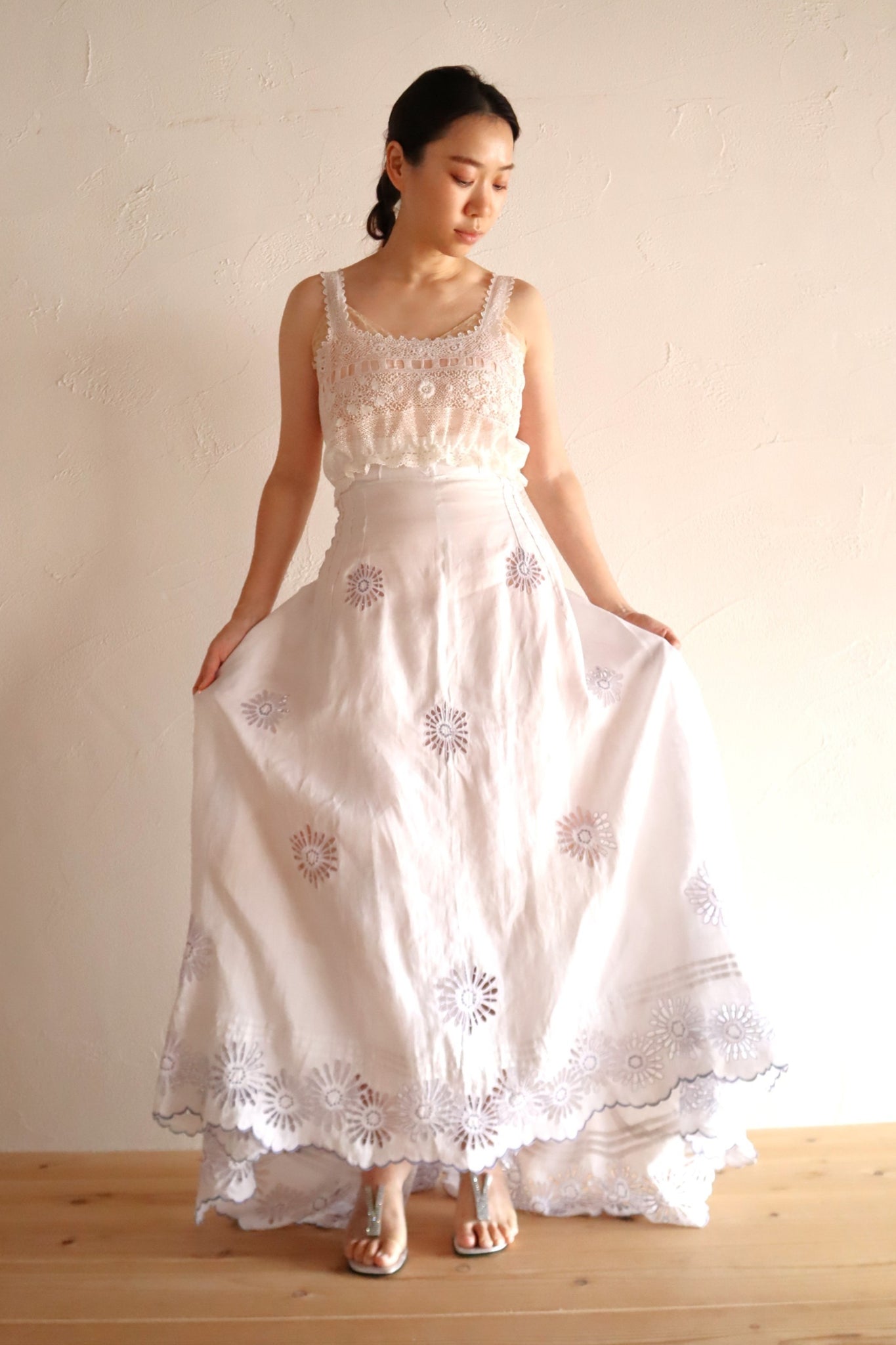 1900s–1910s French Linen Cutwork Embroidered Train Skirt