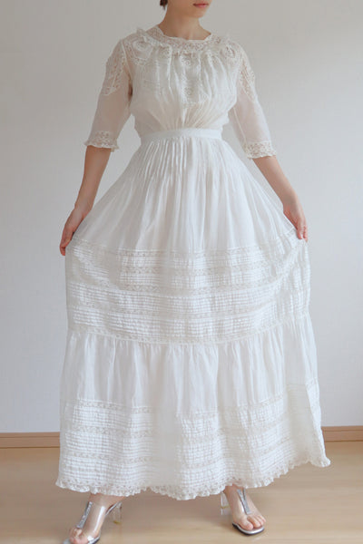 1900s Edwardian Off White Gauze Fancy Lace Dress