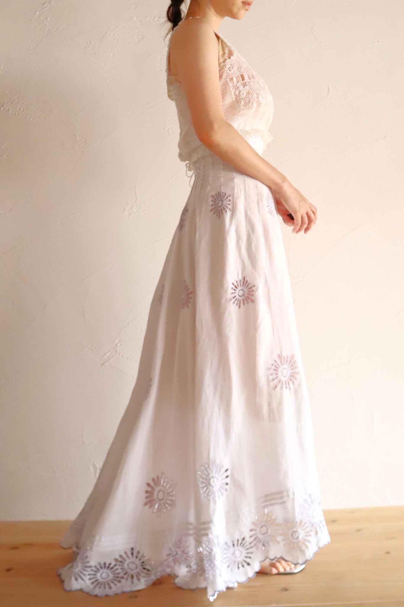 1900s–1910s French Linen Cutwork Embroidered Train Skirt