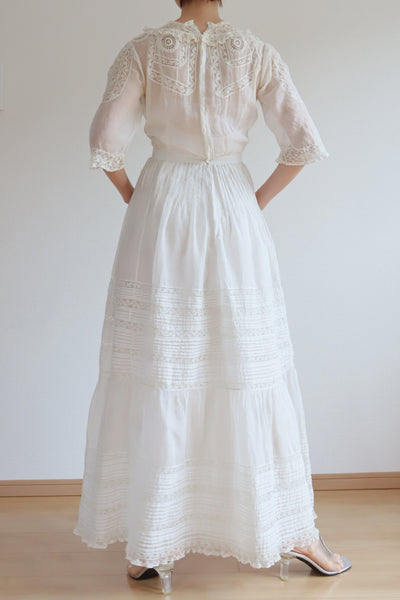 1900s Edwardian Off White Gauze Fancy Lace Dress