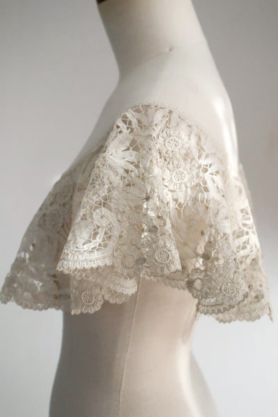 1900s French Brussels-Style Assembled Lace Capelet