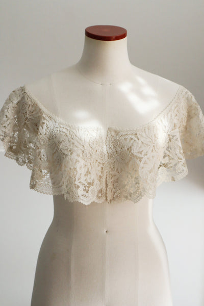 1900s French Brussels-Style Assembled Lace Capelet