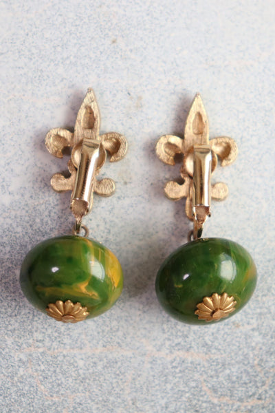50s Marbled Green Fleur De Lis Bakelite Dangle Earrings