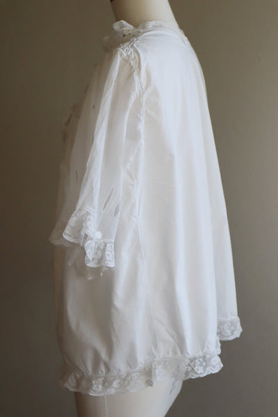 1900s Edwardian Big Flower Cutout Lace White Cotton Bed Jacket