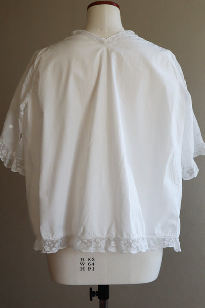 1900s Edwardian Big Flower Cutout Lace White Cotton Bed Jacket