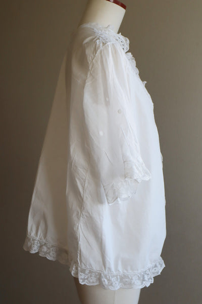 1900s Edwardian Big Flower Cutout Lace White Cotton Bed Jacket