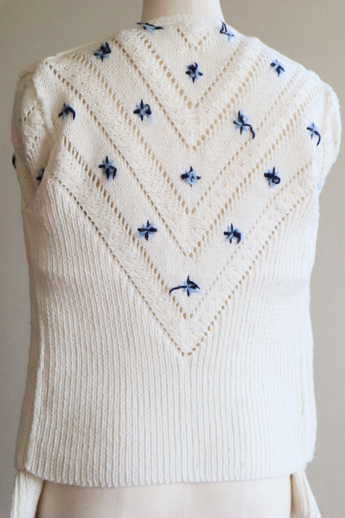 70s Embroidered Flowers Austrian White Hand Knit Cardigan