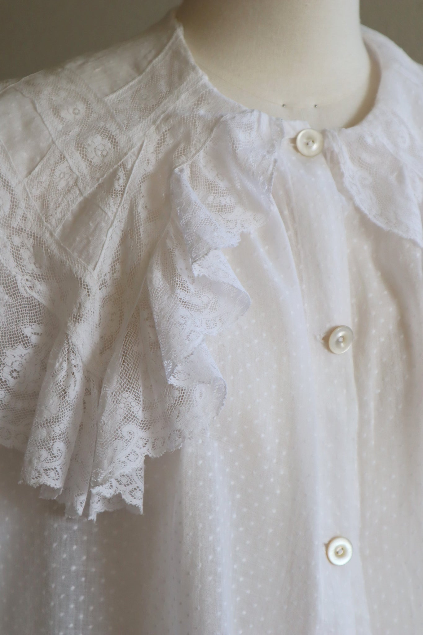 1880s Lovely Belle Epoque Era Frilled Lace Blouse
