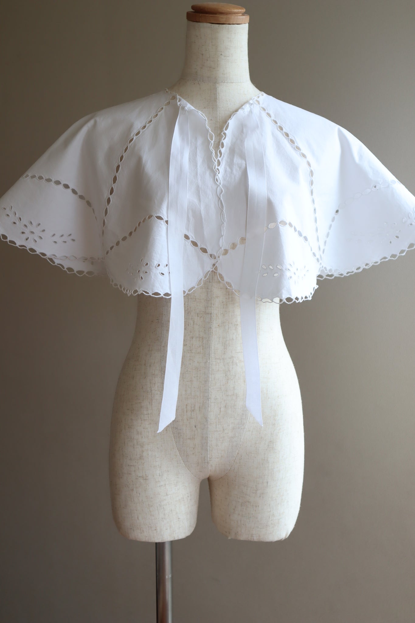 1900s Antique White Cotton Capelet