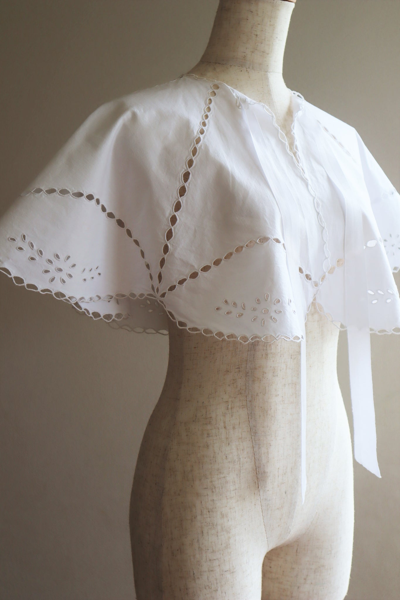 1900s Antique White Cotton Capelet