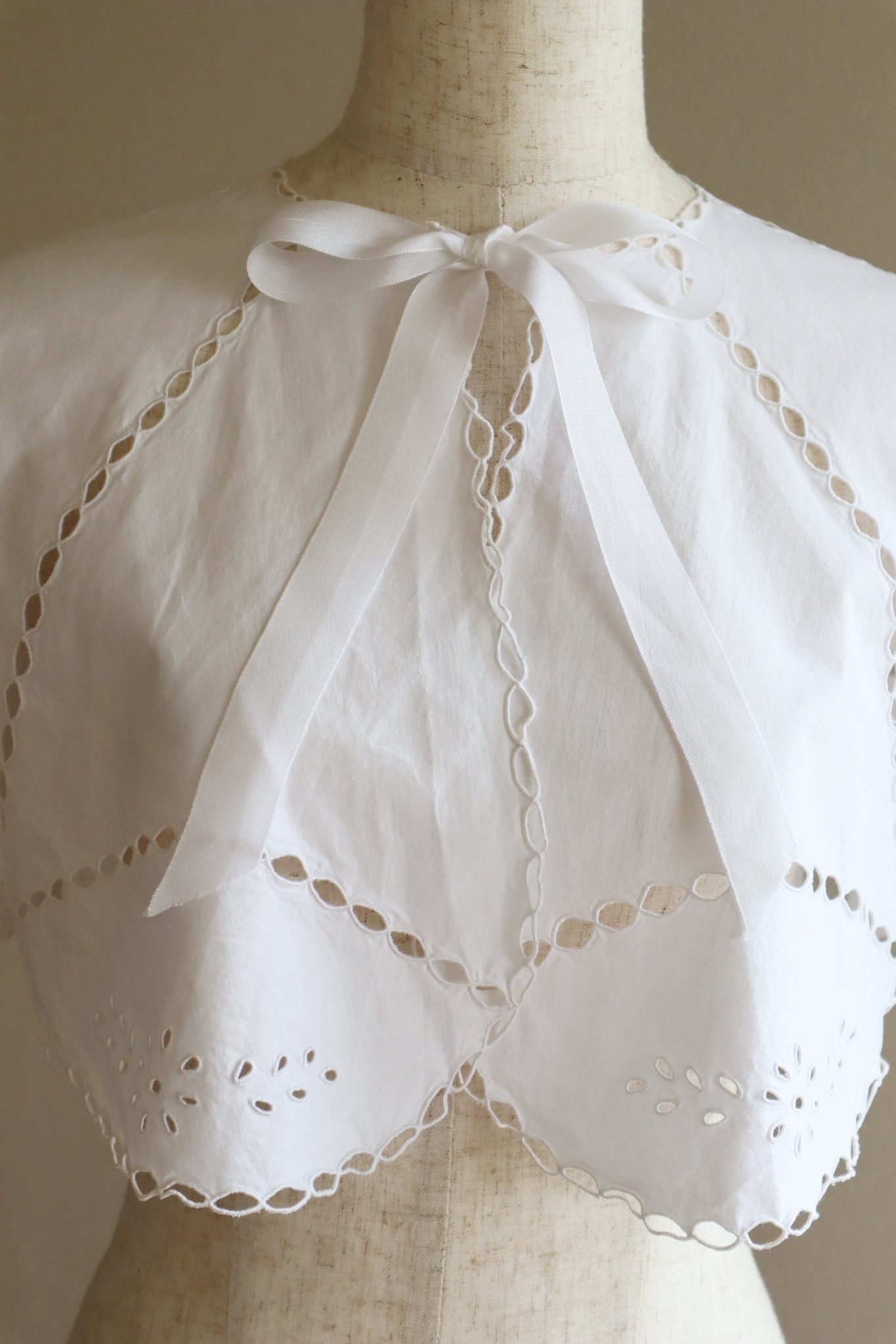 1900s Antique White Cotton Capelet