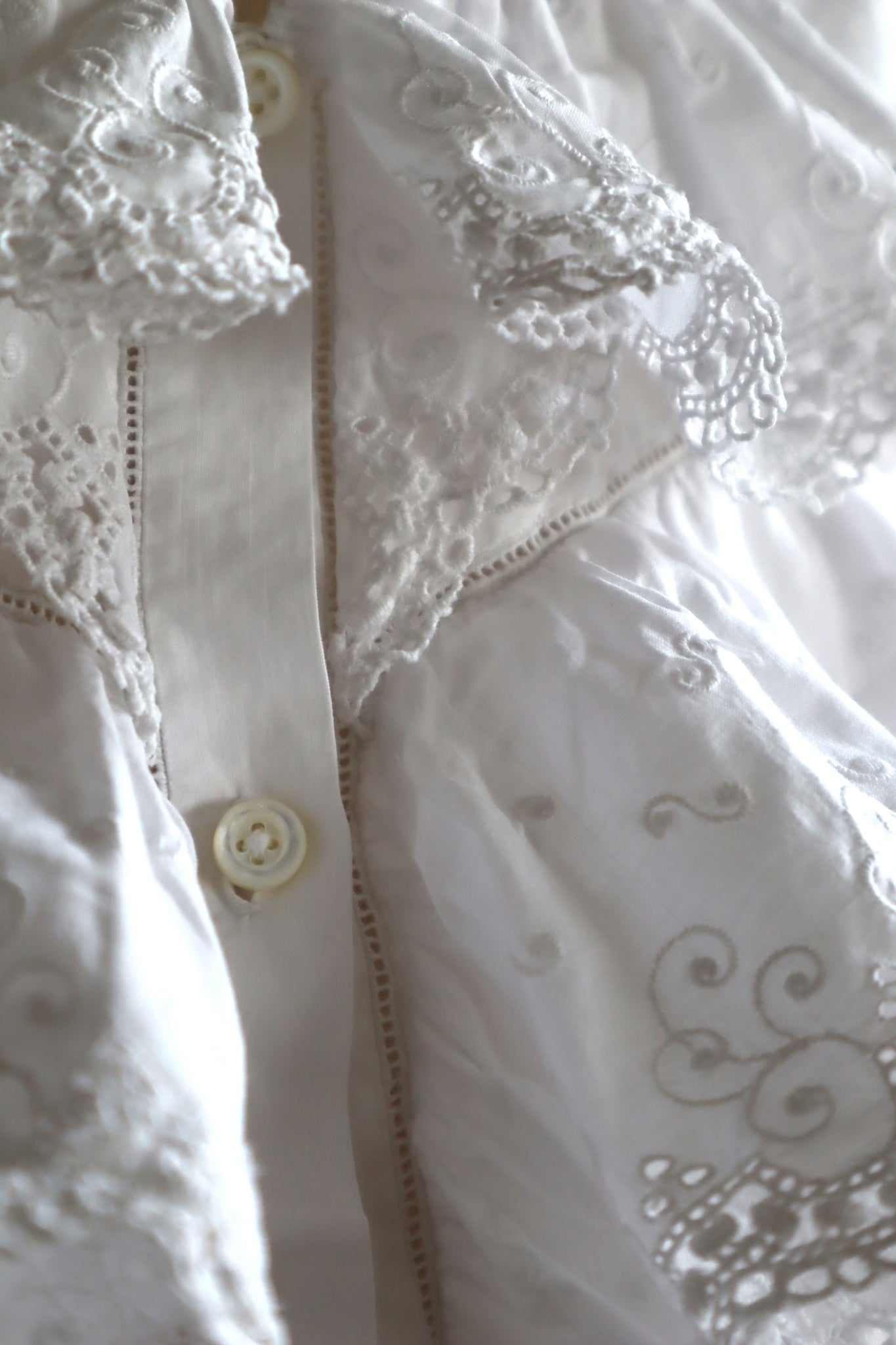 1900s Edwardian Hand Sewn Frilly Collar White Cotton Ruffled Blouse