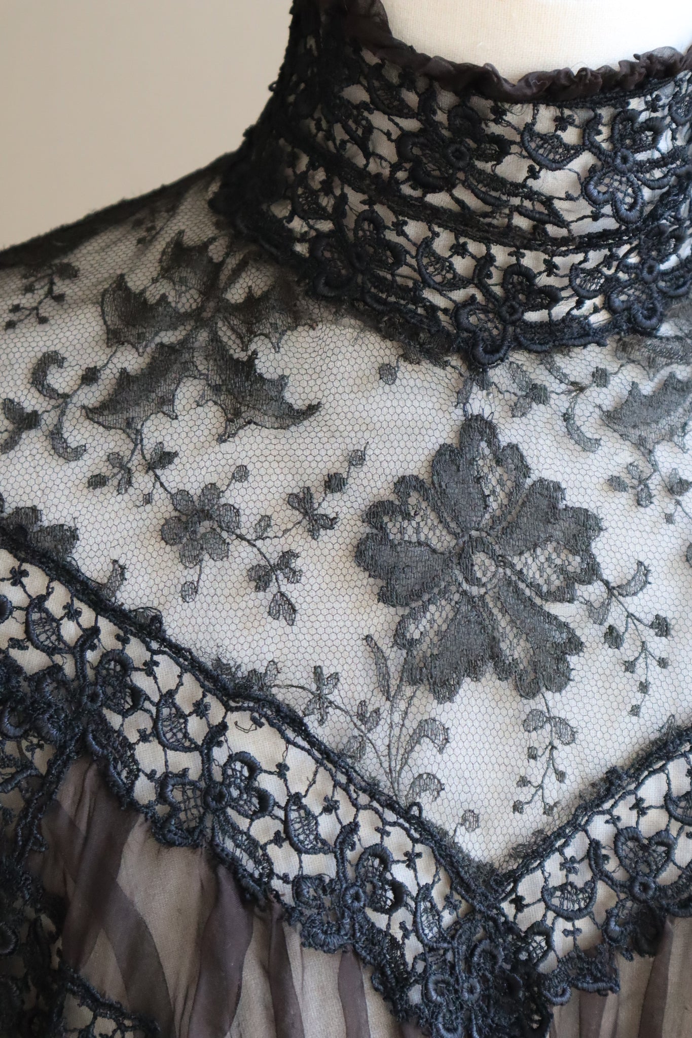 1900s Edwardian Black Chantilly Lace Silk Chiffon Blouse