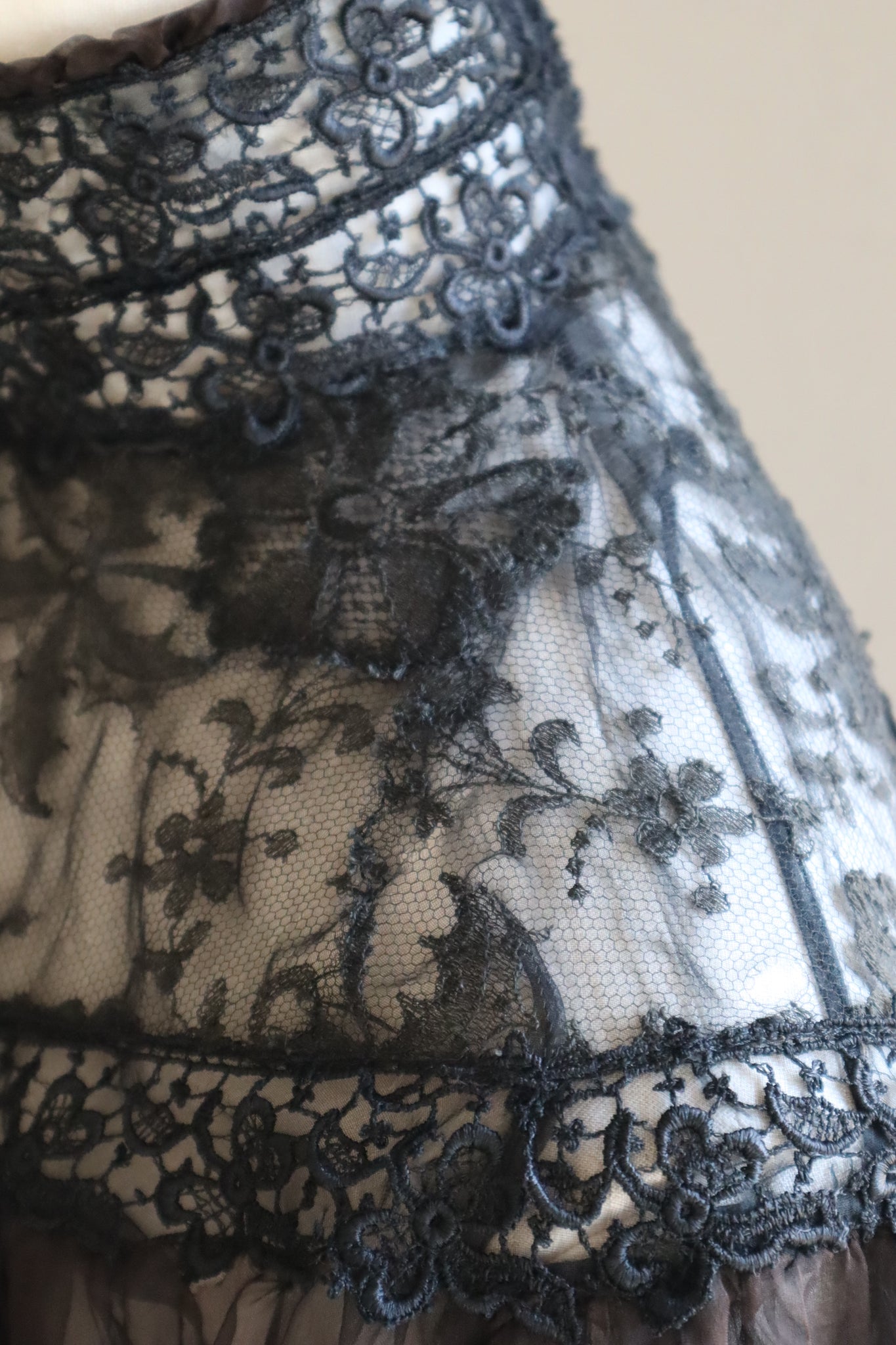 1900s Edwardian Black Chantilly Lace Silk Chiffon Blouse