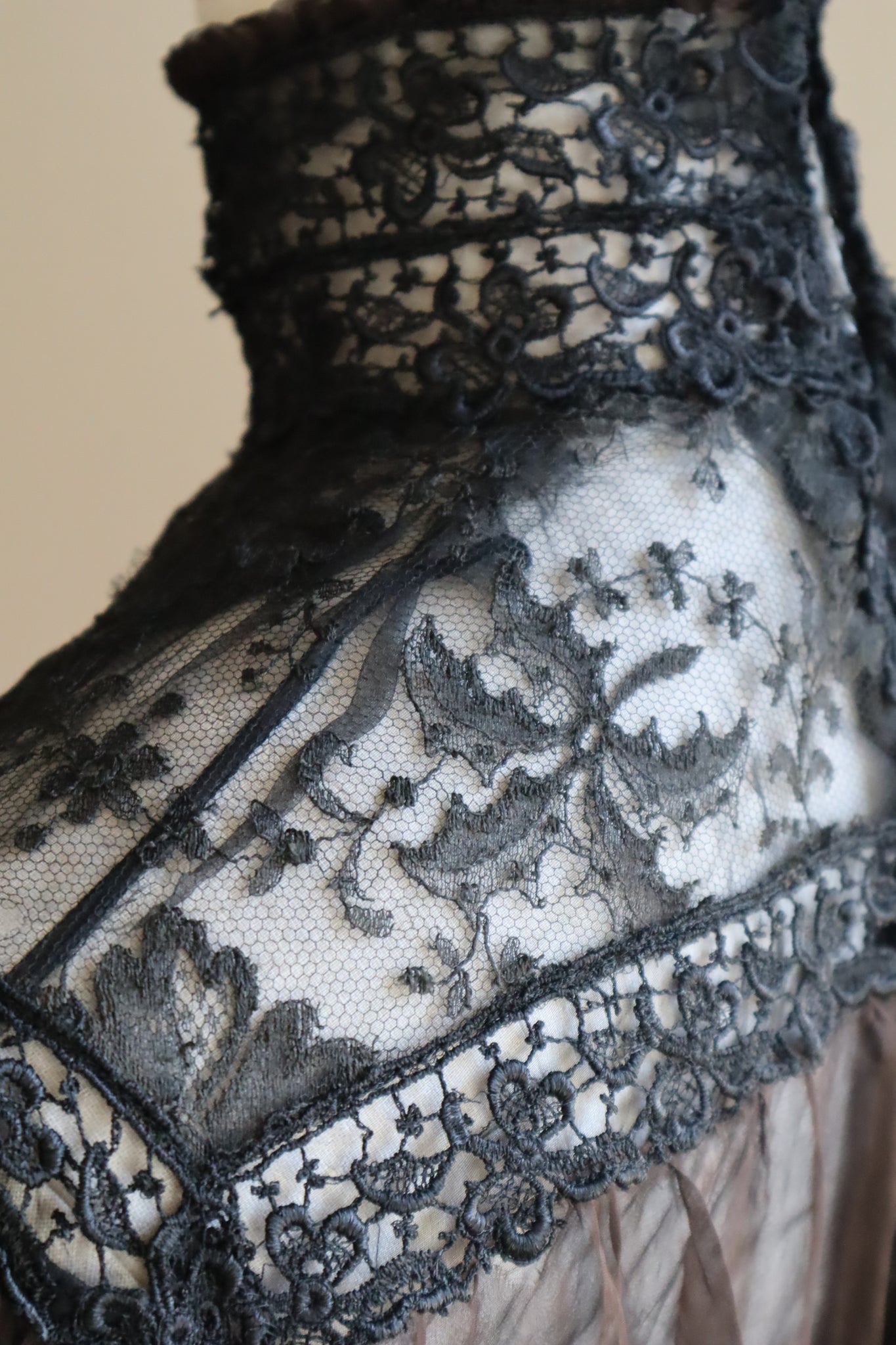 1900s Edwardian Black Chantilly Lace Silk Chiffon Blouse