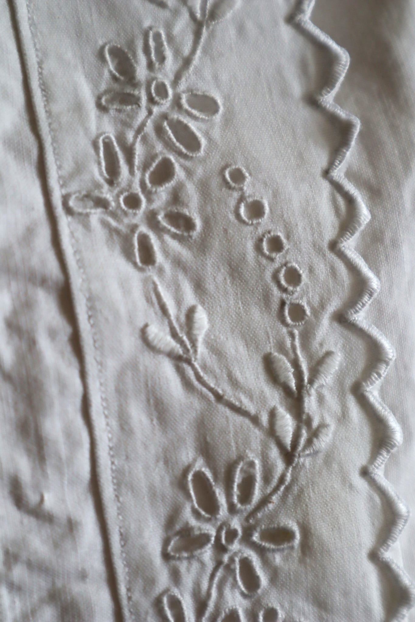 1920s Embroidered Flower Cut Work Lace Blouse