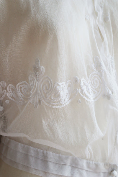 1900s Chain Stitch Embroidery White Cotton Tulle Blouse