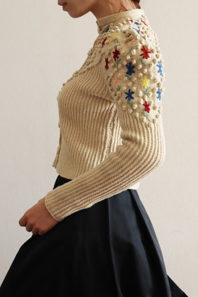 50s Austrian Hand knit Cardigan Embroidered Flowers Mocha Beige XS~S
