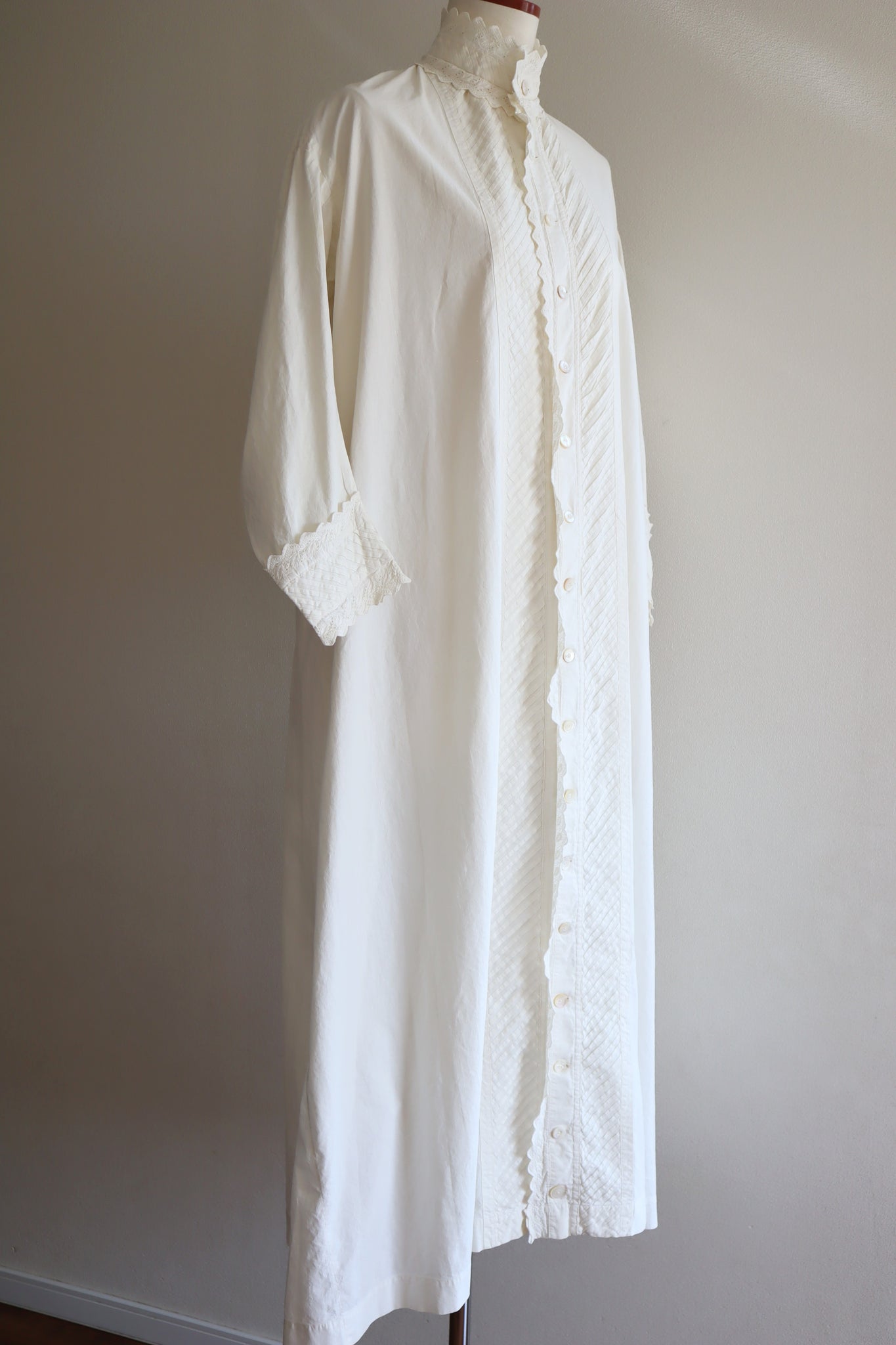 1900s Hand Embroidery With Leaf Pattern Tuck Design White Cotton Long Dress