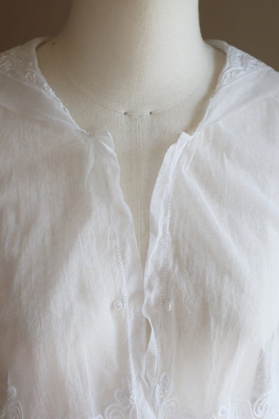 1900s Chain Stitch Embroidery White Cotton Tulle Blouse