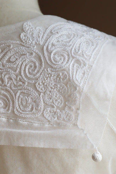 1900s Chain Stitch Embroidery White Cotton Tulle Blouse