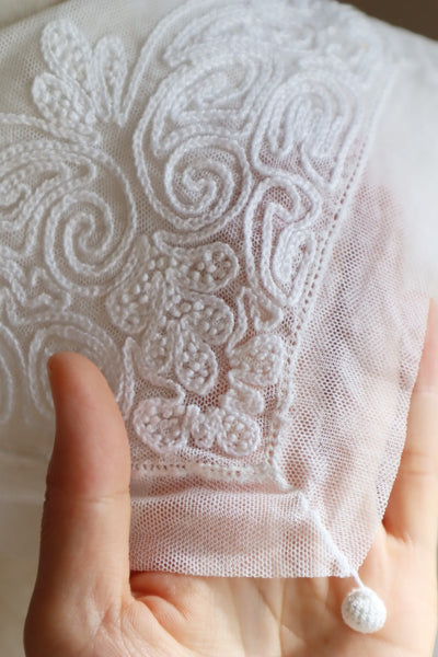 1900s Chain Stitch Embroidery White Cotton Tulle Blouse