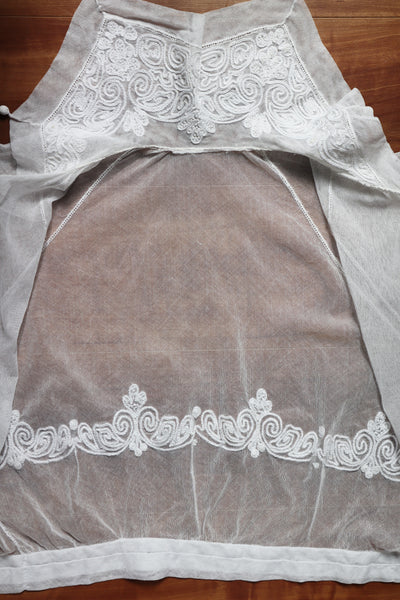 1900s Chain Stitch Embroidery White Cotton Tulle Blouse