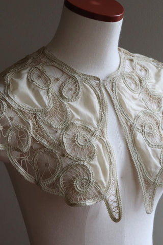 19th Antique French Normandy Openwork Lace Collar