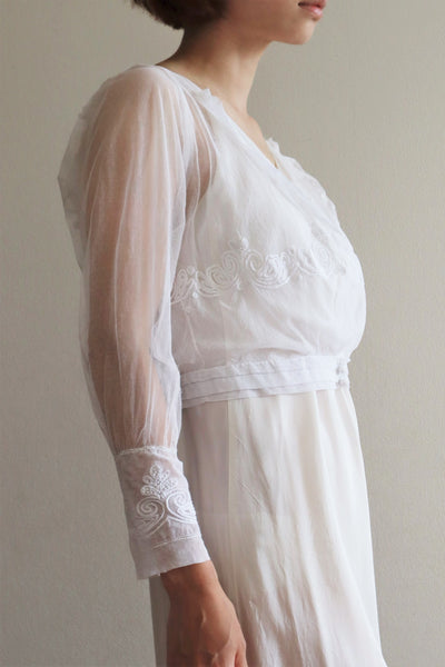 1900s Chain Stitch Embroidery White Cotton Tulle Blouse